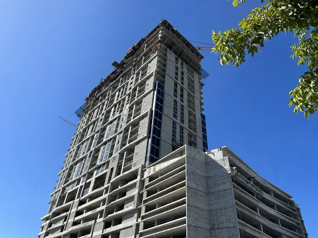 First Glass Installed At Nichols Designed Downtown Miami’s 428-Unit Modera Riverside – The Next Miami