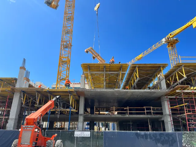 Construction cranes in Coral Gables: Regency Parc is Going Vertical – New Photos