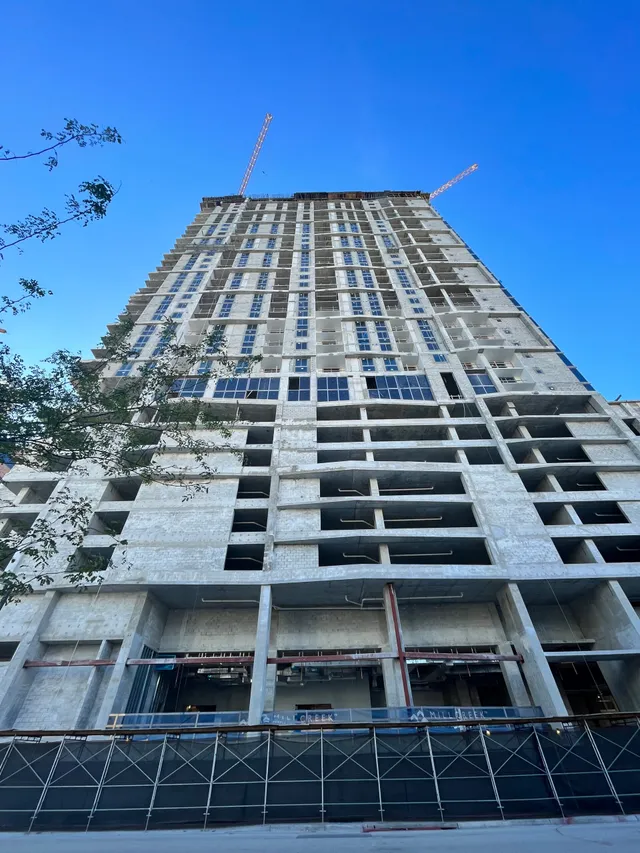 Nichols Architects-Designed 36-Story ‘Modera Riverside’ Tops Out At 300 SW 2nd Avenue In Downtown Miami – Florida YIMBY